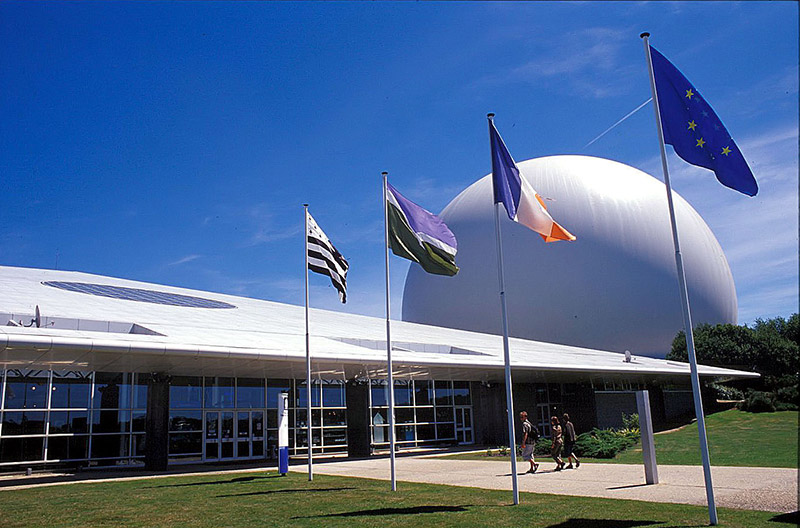 Façade de la Cite des télécoms