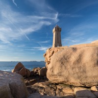 Randonnée sur la Côte de Granit Rose, le phare de Ploumanac'h (Photo : Emmanuel BERTHIER)