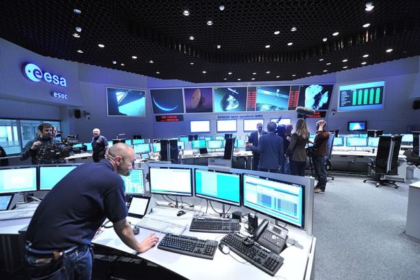 Salle de contrôle de l'ESOC en Allemagne