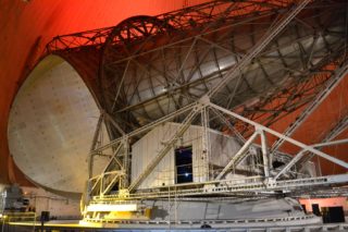 L'antenne cornet sous le Radôme
